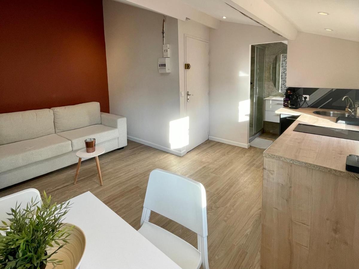 Appartement Lise - Port & Halles, Depart Ferry Toulon Exterior photo